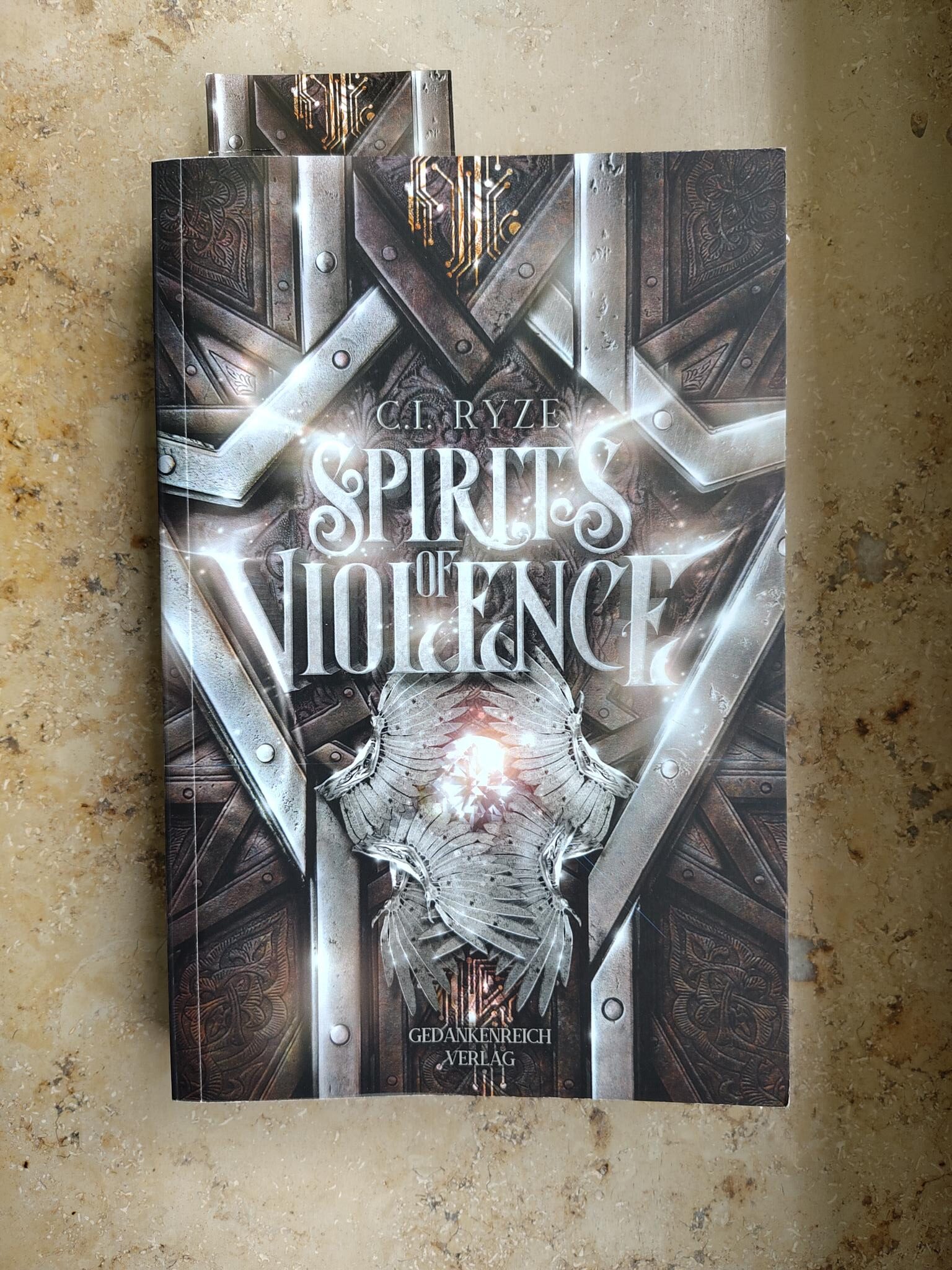 Foto vom Buch "Spirits of Violence"